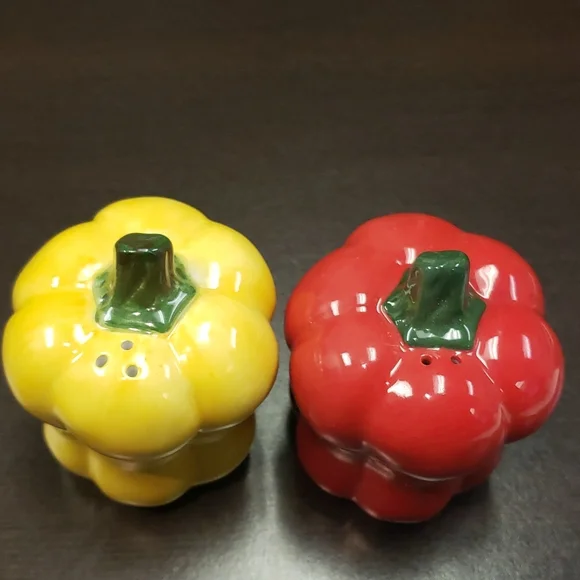 NWOT Ceramic Yellow & Red Pepper Shakers - Picture 2 of 4